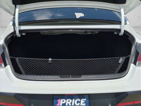 Used 2024 Hyundai Elantra Limited FWD image 6