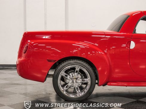 Used 2003 Chevrolet SSR w/ Preferred Equipment Group image 31