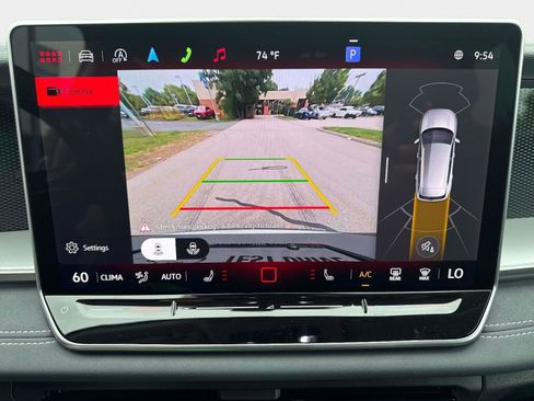 New 2025 Volkswagen Tiguan SE image 24