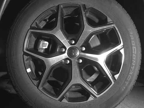 Used 2025 Jeep Compass Limited image 12