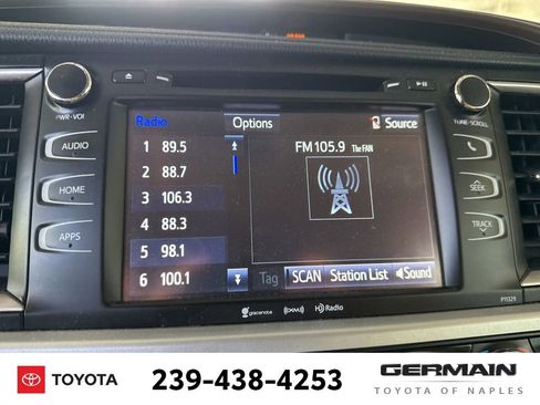 Used 2017 Toyota Highlander Plus AWD/4WD image 19
