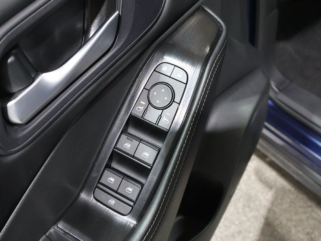 Used 2024 Nissan Rogue SV AWD/4WD image 14