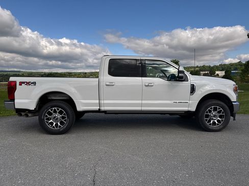 Used 2022 Ford F250 Lariat w/ Lariat Ultimate Package AWD/4WD image 2