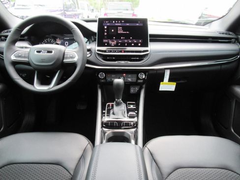 New 2026 Jeep Compass Latitude AWD/4WD image 12