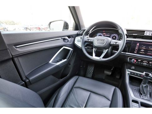 Used 2020 Audi Q3 2.0T Premium Plus w/ Premium Plus Package image 6