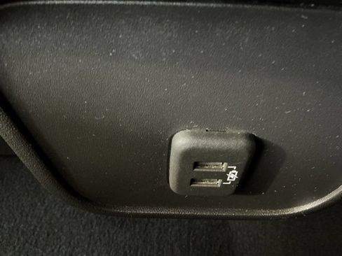 Used 2024 Chevrolet Equinox LT AWD/4WD image 15