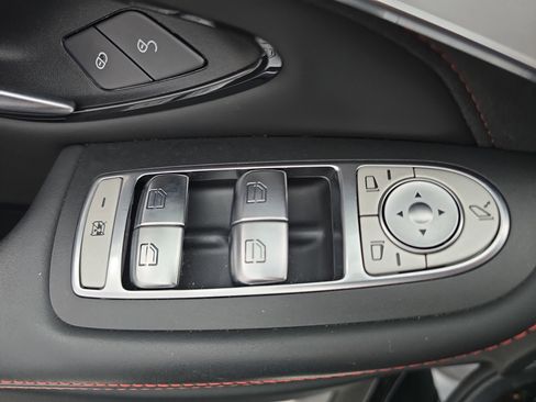 Used 2019 Mercedes-Benz GLC 63 AMG AMG GLC 63 image 28