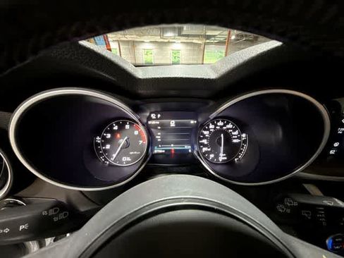 Used 2020 Alfa Romeo Stelvio Ti w/ Active Blind Spot Package AWD/4WD image 32