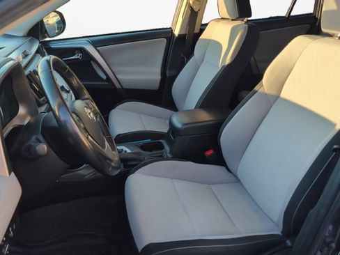 Used 2018 Toyota RAV4 XLE image 11