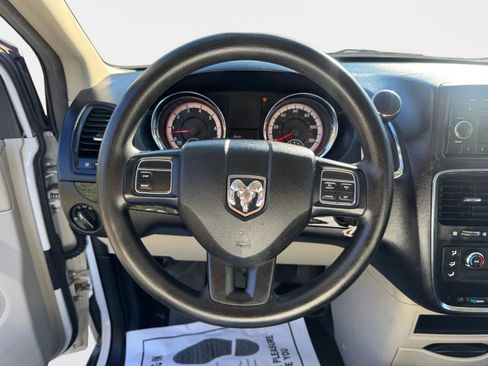 Used 2014 RAM C/V Tradesman image 13