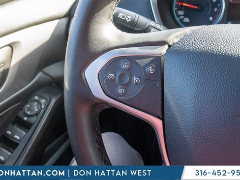 Used 2023 Chevrolet Traverse LT image 13