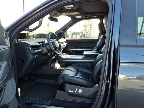 Used 2025 Lincoln Navigator L Reserve w/ Jet Appearance Package AWD/4WD image 12