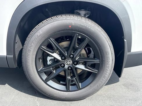 New 2026 Toyota Grand Highlander FWD image 16
