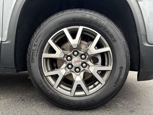 Used 2020 GMC Acadia SLE w/ Driver Convenience Package image 18