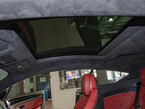 Used 2021 Bentley Continental GT image 13