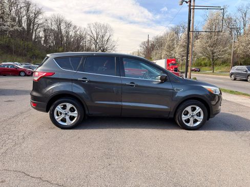 Used 2016 Ford Escape SE image 4
