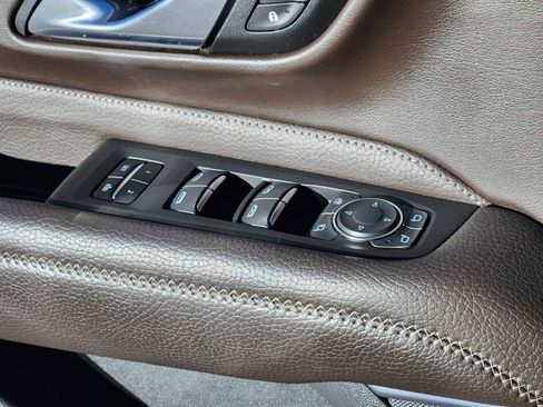 Used 2021 GMC Yukon Denali w/ Denali Premium Package image 7