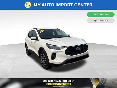 Used 2025 Ford Escape SE FWD image 1