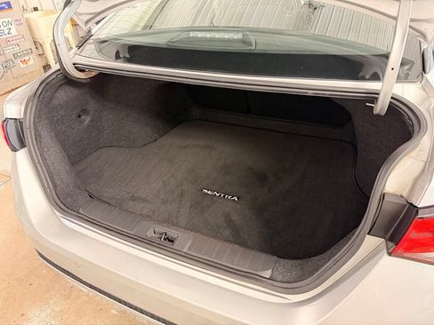 Used 2021 Nissan Sentra SV FWD image 25