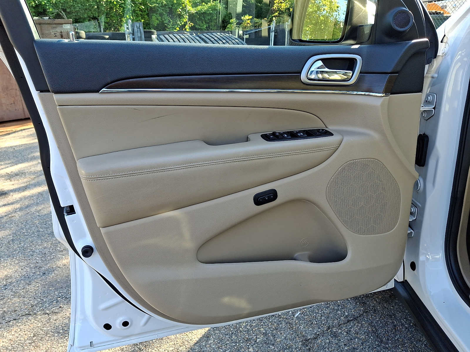Used 2018 Jeep Grand Cherokee Limited AWD/4WD image 13
