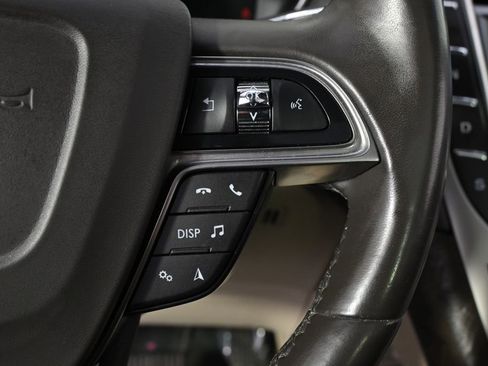 Used 2019 Lincoln Nautilus Select image 34