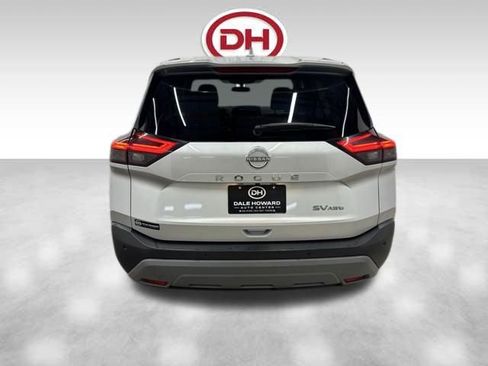 Used 2023 Nissan Rogue SV image 11