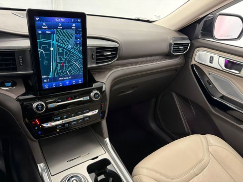 Used 2023 Ford Explorer Platinum w/ Technology Package image 26