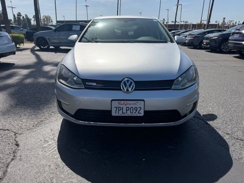 Used 2016 Volkswagen e-Golf SE image 8