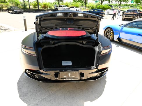 Used 2021 Aston Martin DB11 Coupe RWD image 35