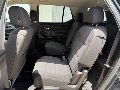 Used 2020 Chevrolet Traverse LT FWD image 12