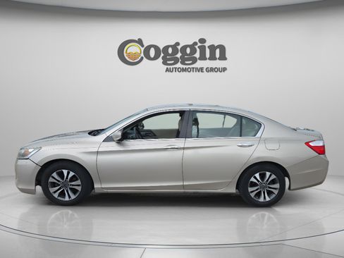 Used 2013 Honda Accord LX image 2