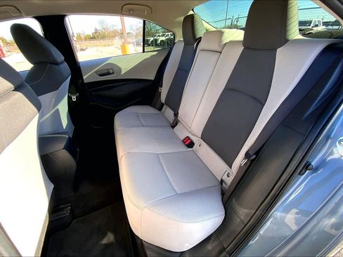 Used 2022 Toyota Corolla LE image 19