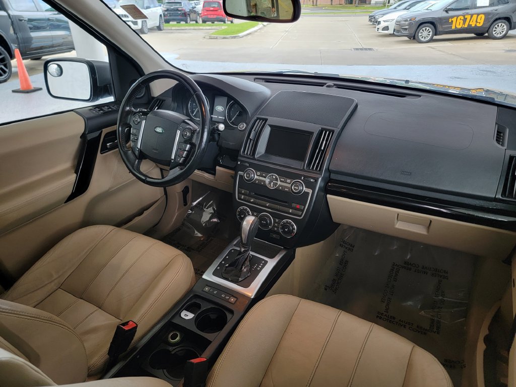 Used 2013 Land Rover LR2 AWD/4WD image 11
