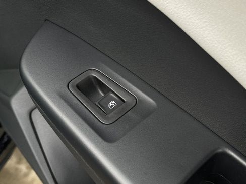 New 2026 Volkswagen Taos S image 19