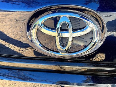 Used 2023 Toyota Corolla LE image 10