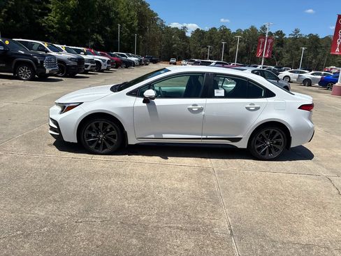 New 2026 Toyota Corolla SE FWD image 2