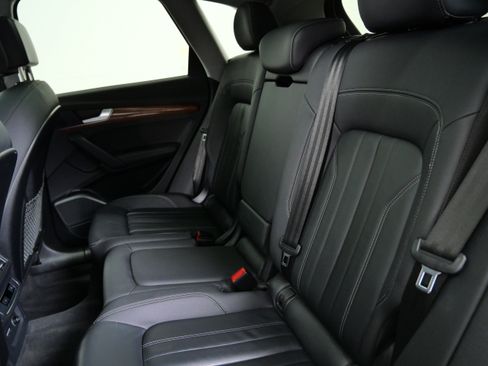 Used 2023 Audi Q5 2.0T Premium Plus w/ Premium Plus Package AWD/4WD image 17