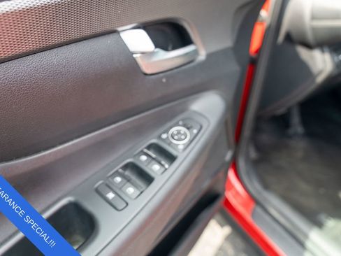 Used 2020 Hyundai Santa Fe SE image 16