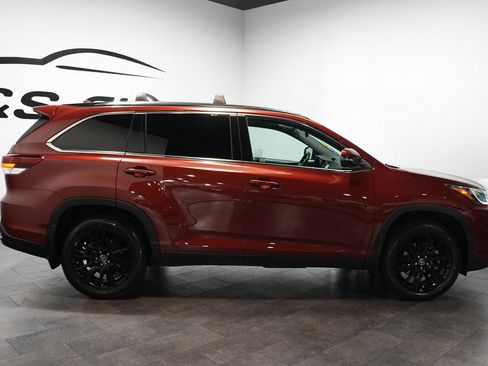 Used 2019 Toyota Highlander SE AWD/4WD image 7