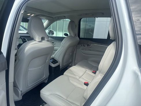 Certified 2024 Volvo XC90 T8 Ultimate w/ Lounge Package image 4