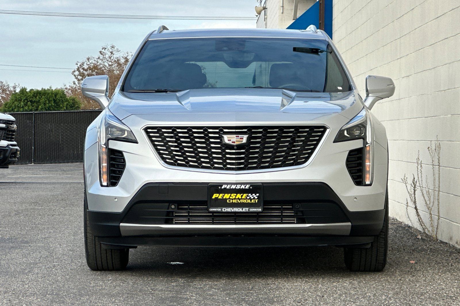 Used 2022 Cadillac XT4 Premium Luxury w/ Enhanced Visibility Package FWD image 9
