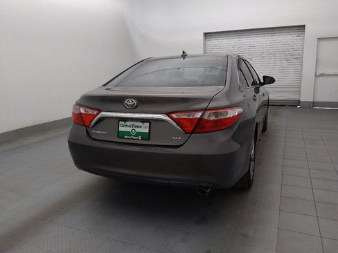 Used 2017 Toyota Camry XLE w/ Moonroof Package image 7