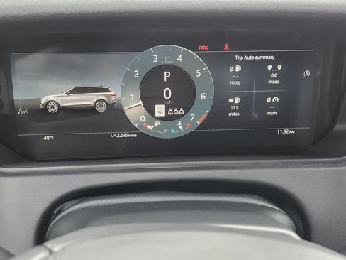 Used 2025 Land Rover Range Rover Velar Dynamic SE image 11