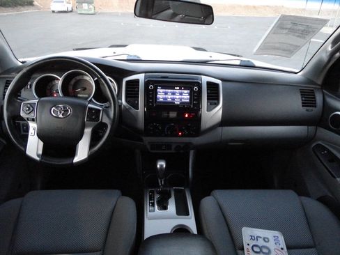 Used 2015 Toyota Tacoma PreRunner image 24