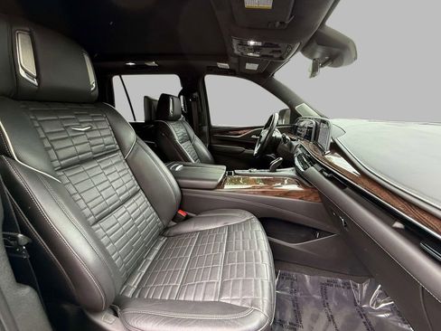 Used 2022 Cadillac Escalade Sport Platinum w/ LPO, ONYX Package AWD/4WD image 14