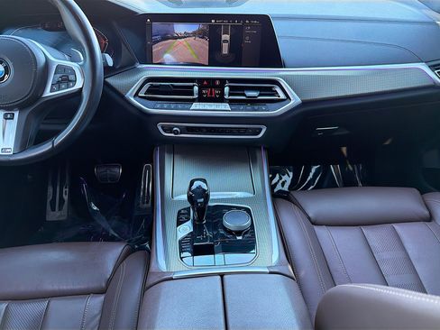 Used 2021 BMW X5 xDrive40i w/ M Sport Package image 19