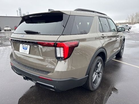 New 2026 Ford Explorer ST-Line w/ ST-Line Street Pack AWD/4WD image 16