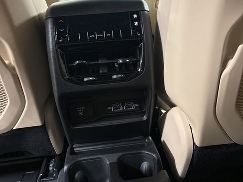 New 2025 Jeep Grand Cherokee L Limited image 20