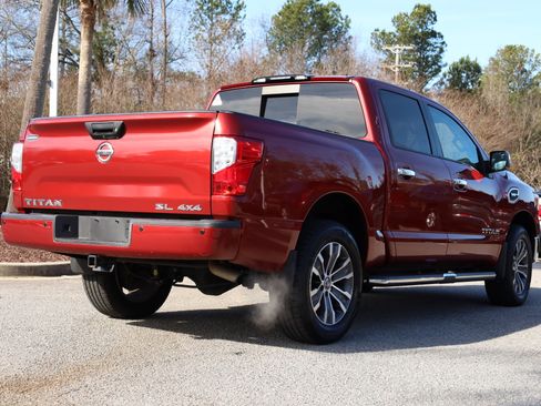 Used 2017 Nissan Titan SL image 5