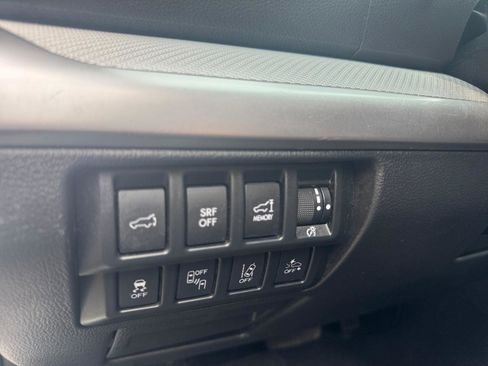 Used 2017 Subaru Outback 2.5i Premium image 16